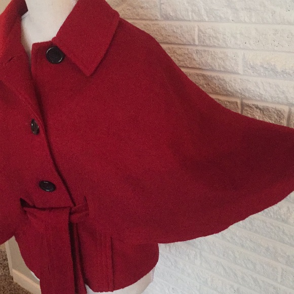 novelti Jackets & Coats Novelti Capelet Coat Poshmark